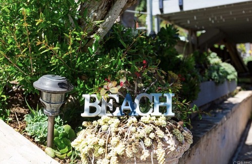 Leucadia Cabaña | Neptune 2 Bedroom Cottage - Steps to Beach, Dining, Pubs. and shops