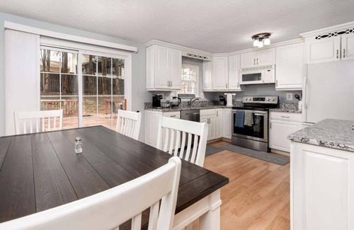 Cape Saint Claire Casa | Neptune by the Water - Pet Friendly Fenced Yard