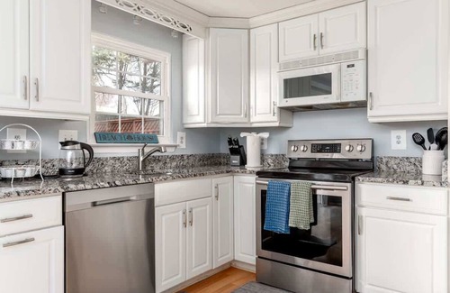Cape Saint Claire Casa | Neptune by the Water - Pet Friendly Fenced Yard