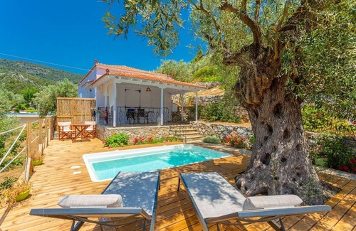 Votsi Villa | Neptune: Private Pool, Walk to Beach, A/C, WiFi