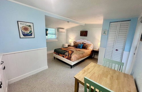 Weeki Wachee Gardens Cabina | Neptune's Grotto Waterfront Retreat