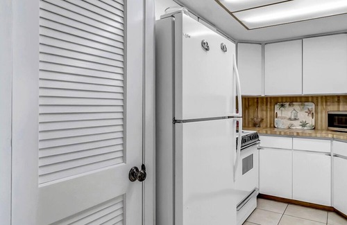 Neptune Beach Casa | Neptune's Nest - Beachside living just steps to the ocean and great dining