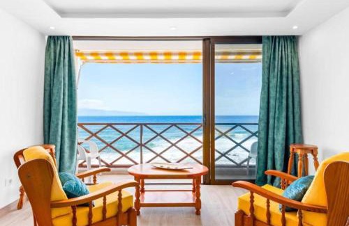 Santiago del Teide Apartamento | Neptuno ocean front suite