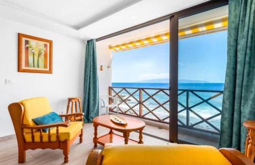 Santiago del Teide Apartamento | Neptuno ocean front suite