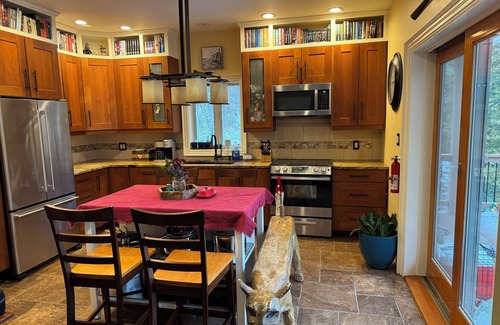 Bar Harbor Casa | Nerds Paradise in the village of Town Hill in Bar Harbor feat. 2 bed and 2 bath