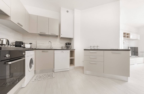 Sestri Levante Apartamento | Nerissa house two minutes walk from the beach 5 minutes from the station x 5 lands