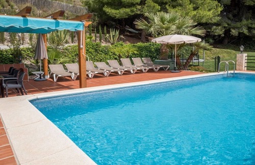 Frigiliana Villa | Nerja: Villa con piscina privada, jardín y vistas espectaculares