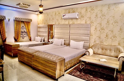 Lahore Hotel | Neshaz Hotel