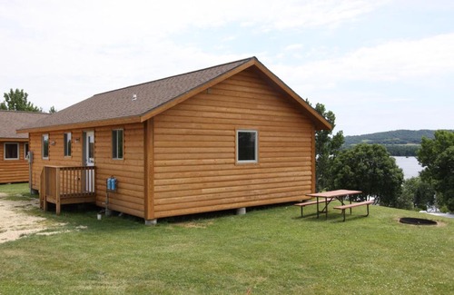 West Salem Otro | Neshonoc Lakeside Camping Resort