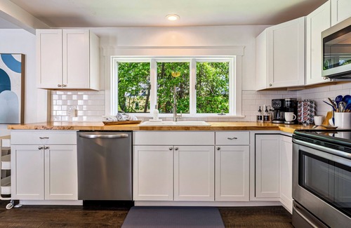 Falmouth Foreside Apartamento | Nest at Town Landing - 5 Min Walk to Ocean, 2 King Beds, 15 Mins to Portland