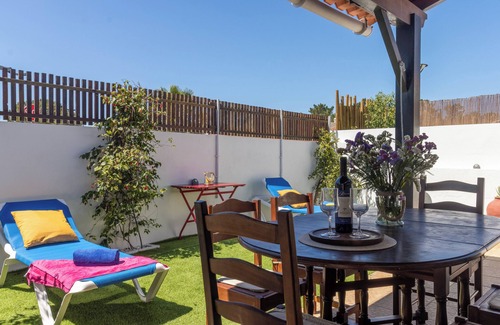 Carvalhal Casa | Nest by the Lagoa - A Simple, Stylish Stay Near Carvalhal