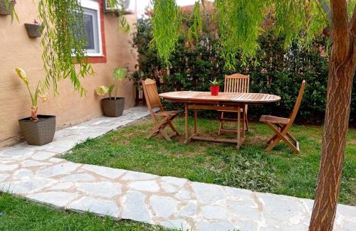 Apalos Apartamento | Nest in Garden