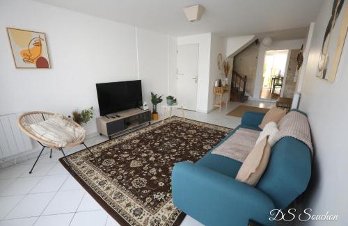 Saintes Casa | Nest - Maison Rénovée, Parking gratuit, Fibre
