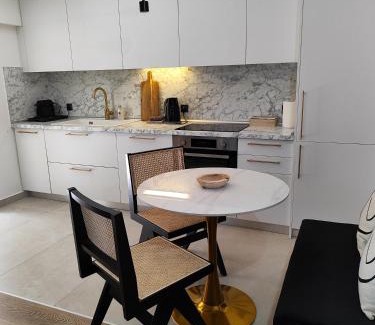 Neoi Epivates Apartamento | Nest suite by Oikies Rentals
