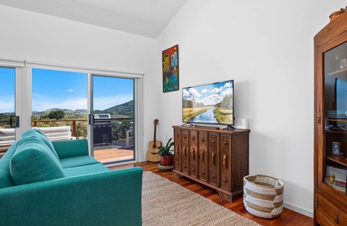 Korora Casa | Nestled at the top of the mountain - Ciao Korora overlooks the ocean with magnificent views.