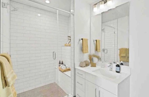 Third Ward Apartamento | Nestled CLT Forth Ward Condo