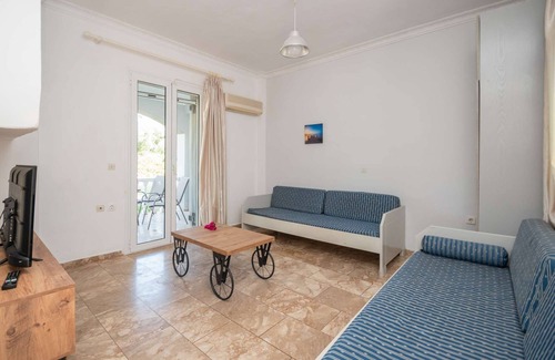 Limni Keri Apartamento | Nestled in Keri, 500m from the Ionian Sea, this complex offers comfort, relaxation, and beauty.
