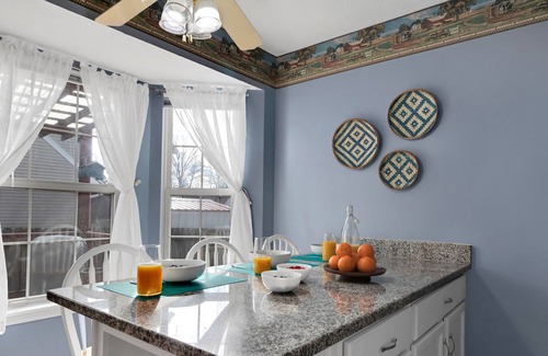 Jeffersontown Casa | Nestled in a Cul-de-sac + Netflix