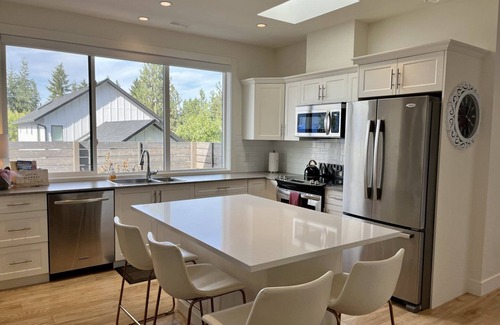 Southwest Mission Cabaña | Nestled in nature, enjoy this modern, private cottage! Pet Friendly. Free Pkg.