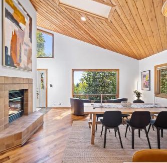 Evergreen Casa | Nestled Inn Vacation Home Rental Evergreen - Trails, Views, Hot Tub, Skiing!