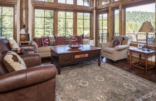 Spanish Peaks Casa | Nestledown