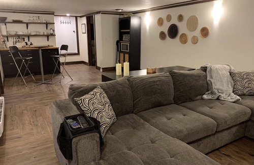 Yellowhead County Apartamento | Net Zero Passive House Private Suite in the Country