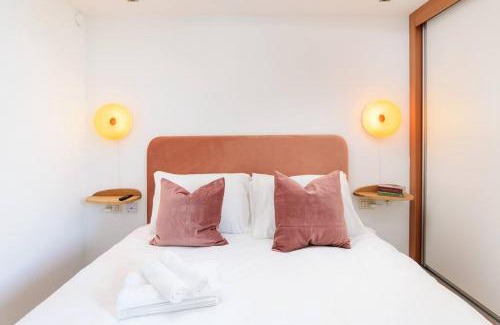 Tel Aviv Apartamento | Neta's Central 3BR Gem Close to the Beach with Bomb Shelter in Tel Aviv