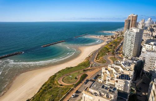 Netanya Apartamento | Netanya Beachfront Bliss Apartments
