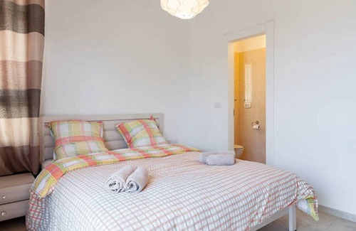 Netanya Apartamento | Netanya Family Apartment with Balcony by FeelHome