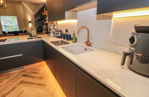 Buxton Cabaña | Netherdale Penthouse