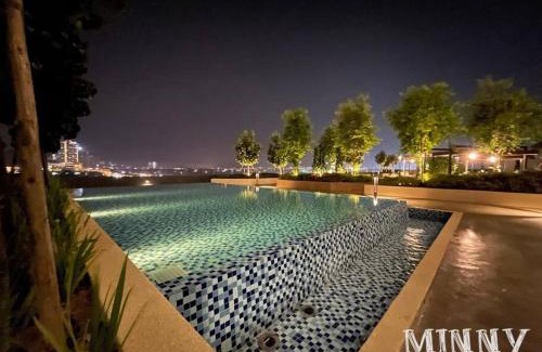 Kampung Bukit Dukong Apartamento | Netizen near MRT Couple Balcony Suite #31