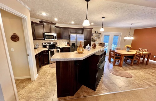 Floyd Otro | NetZero 3 Bedroom Farmhouse on Blue Ridge Parkway