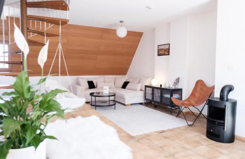Bad Saeckingen Apartamento | NEU Deluxe Suite Münsterblick, Maisonette, Kingsize Bett, Küche, Netflix, Aussicht, E-Kamin
