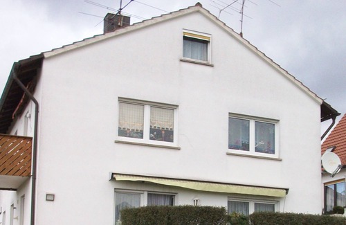 Dittelbrunn Apartamento | Apartamento recién amueblado con balcón.
