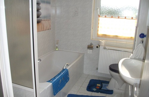 Dittelbrunn Apartamento | Apartamento recién amueblado con balcón.