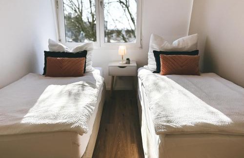Holsterhausen Apartamento | NEU Life&Work 2-4-Betten mit Stehschreibtisch am Uni-Klinikum