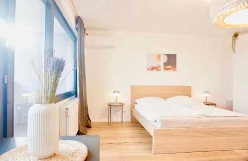 Innenstadt-West Apartamento | NEU modernes Apartment in Top Lage, free Parking max 1,65m Höhe und 1,8m Breite
