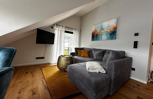 Ernst Apartamento | Neu Renovierte, Moderne Ferienwohnung 2-4 Personen