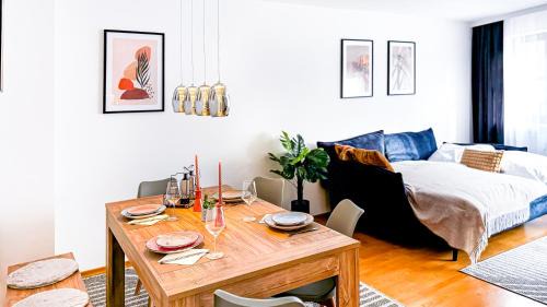 Innenstadt - Sankt Ulrich-Dom Apartamento | NEU - Zentrum, 3 Zi, free Tiefgarage, smart TV, WLAN