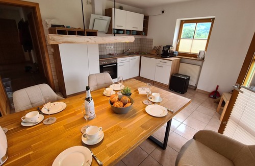Unterammergau Apartamento | neue, gemütliche Fewo mit Terrasse und Bergblick inmitten der Ammergauer Alpen