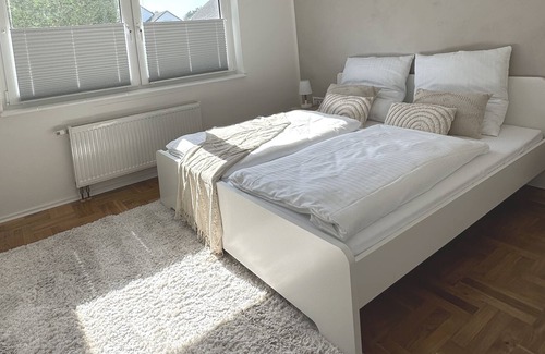 Schloss Holte-Stukenbrock Apartamento | Neue, Moderne, 70m² Große Ferienwohnung mit Überdachter Terrasse und Garten