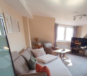 Schwerin Apartamento | Neumühler Hof- Ferienwohnung "Thomas" 3 Zimmer,3 Bäder mit Dusche, kostenfreie Parkplätze vor dem Haus