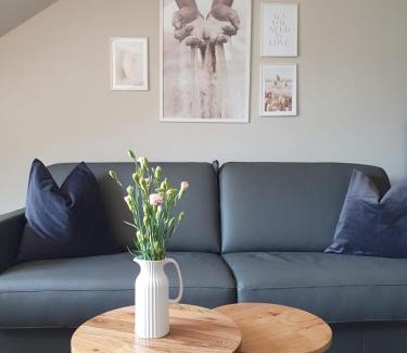 Schwerin Apartamento | Neumühler Hof- Gemütliche Wohnung "Lenia" Parkplätze und Kongresshalle in der Nähe