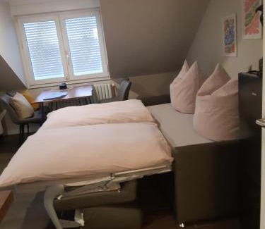 Schwerin Apartamento | Neumühler Hof - moderne Ferienwohnung "Janica" mit entspannte Lage, kurze Fahrt zur Stadt mit kostenfreien Wlan und Netflix