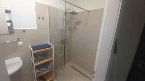 Neumuhl Apartamento | Neumühles Apartment Duisburg, großes TV, Wlan, Kaffeemaschine & Erdgeschoss