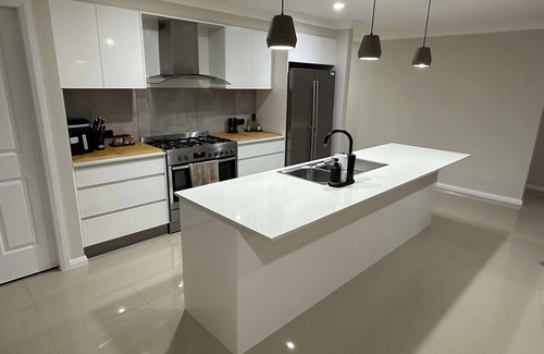 North Tamworth Casa | Eureka at The Meadows. Perfect for a family, executive or work stay.