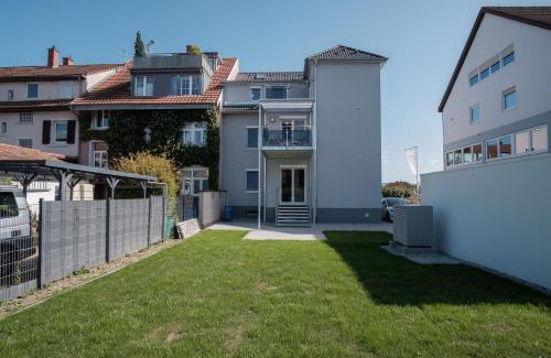Grenzach-Wyhlen Apartamento | Neusaniertes 3Familienhaus am Bahnhof Wyhlen 7Min von Basel CH