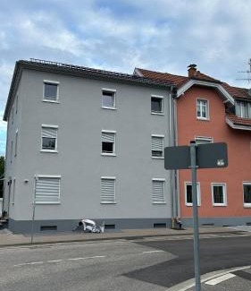 Grenzach-Wyhlen Apartamento | Neusaniertes 3Familienhaus am Bahnhof Wyhlen 7Min von Basel CH