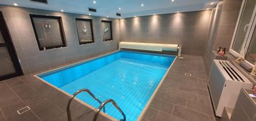 Uedesheim Casa | Neusse Ferienwohnung mit Schwimmbad