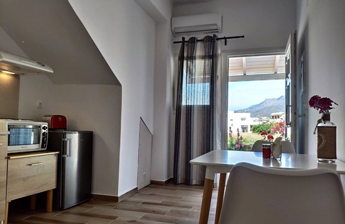 Pilalimata Apartamento | Nuevo estudio moderno junto al mar.